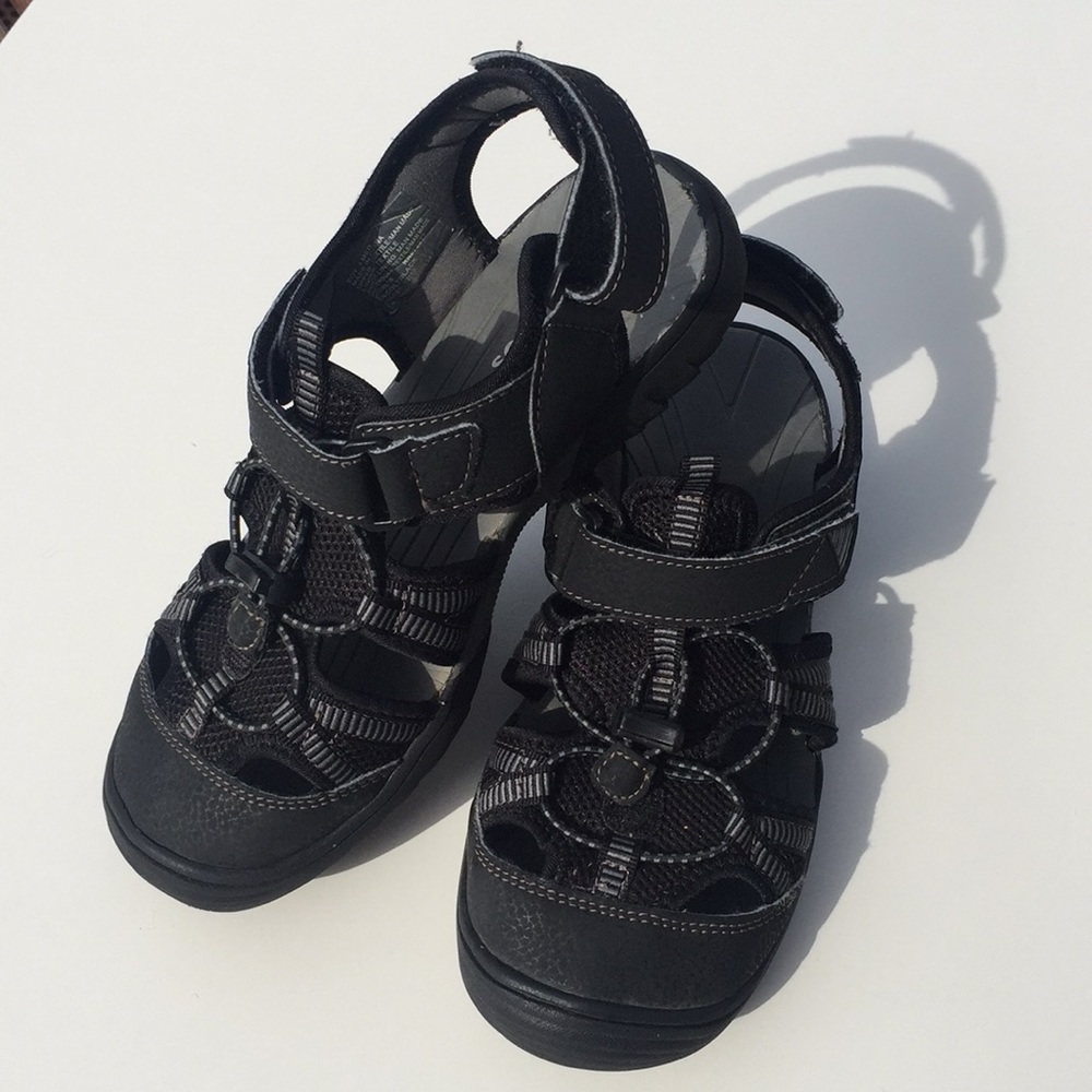 ✨Black SONOMA KOHL'S Sandal Boys 4 fits 5-6